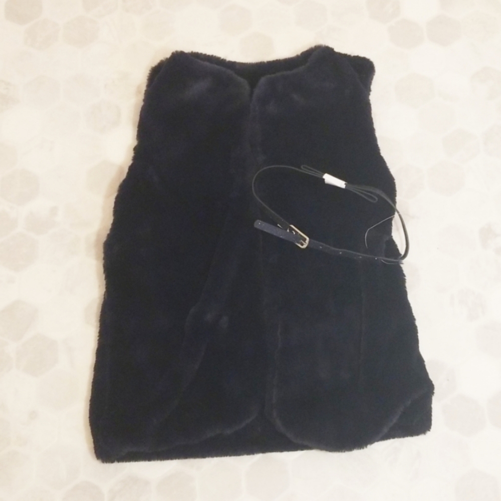 BEAUTEES LA naxy faux fur vest w/belt
